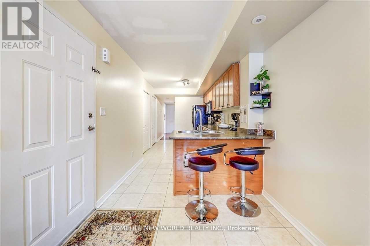 204 - 35 Strangford Lane, Toronto, ON - Indoor