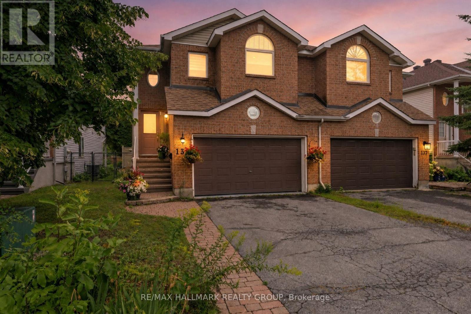 139 Castle Glen Crescent, Ottawa, ON - Outdoor