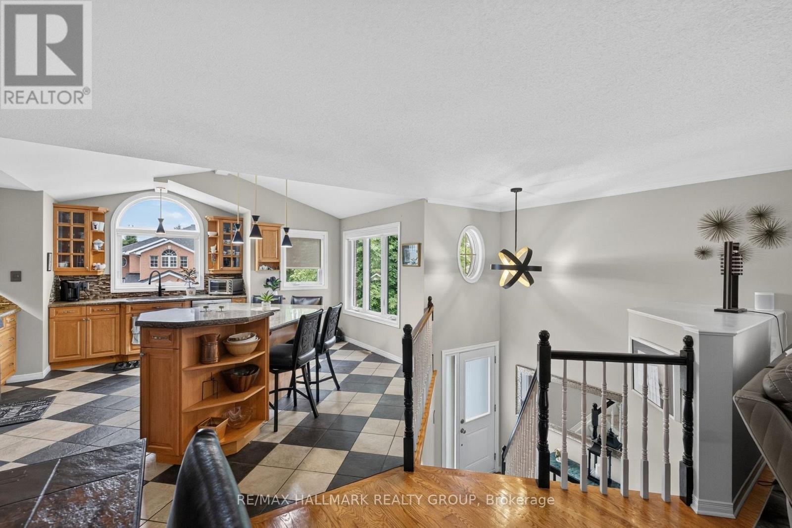 139 Castle Glen Crescent, Ottawa, ON - Indoor