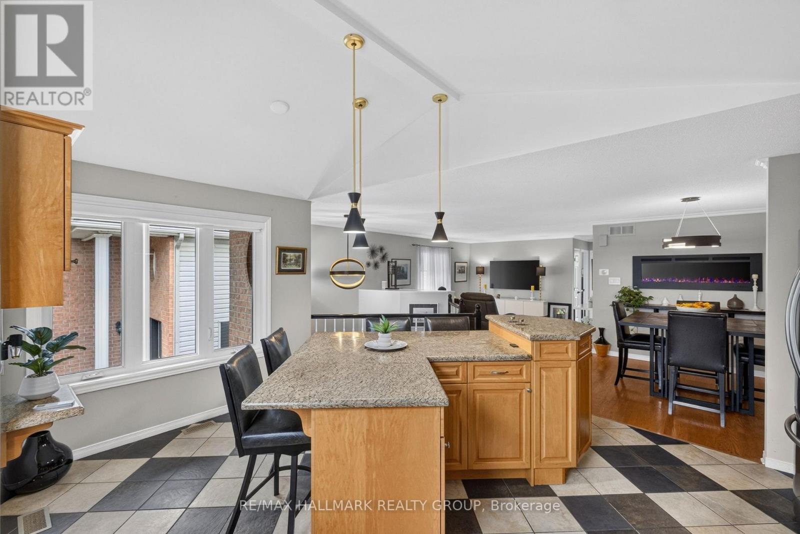 139 Castle Glen Crescent, Ottawa, ON - Indoor Photo Showing Kitchen
