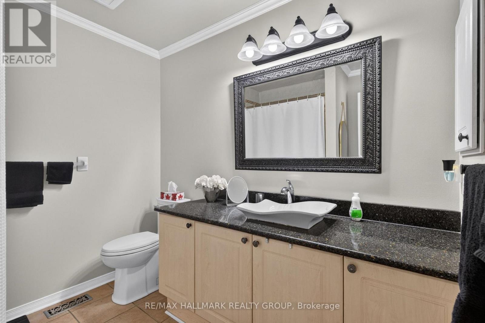 139 Castle Glen Crescent, Ottawa, ON - Indoor Photo Showing Bathroom