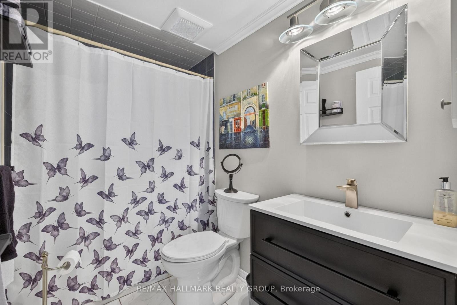 139 Castle Glen Crescent, Ottawa, ON - Indoor Photo Showing Bathroom