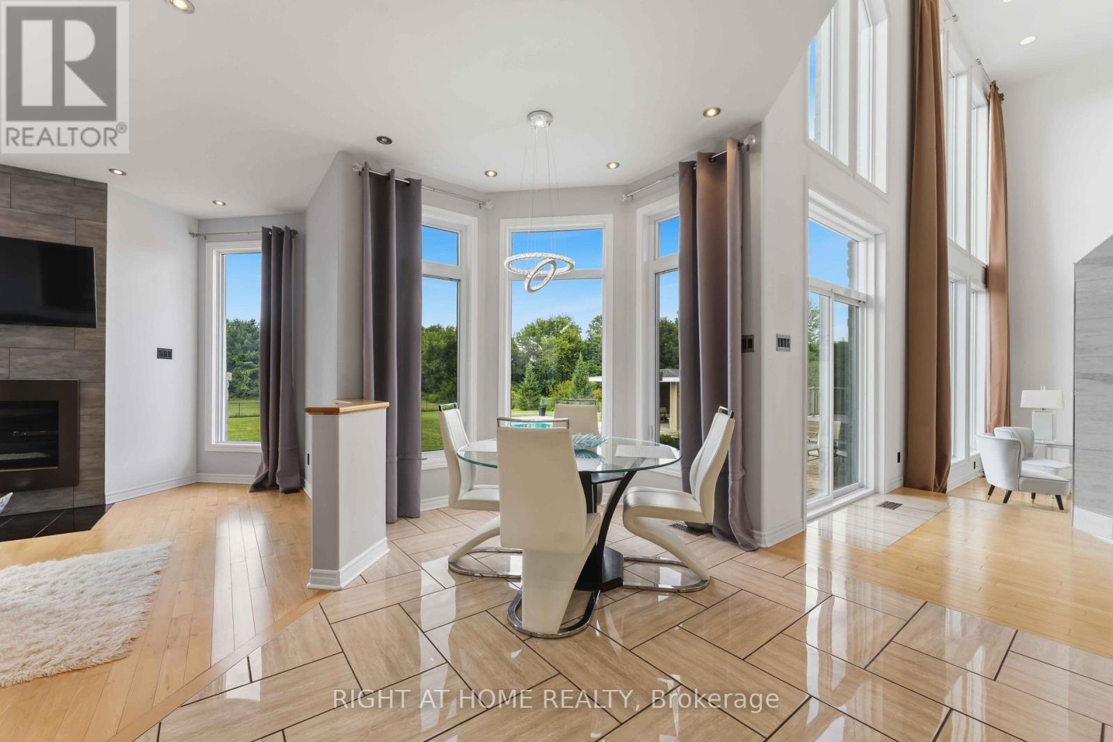 1607 Landel Drive, Ottawa, ON - Indoor With Fireplace
