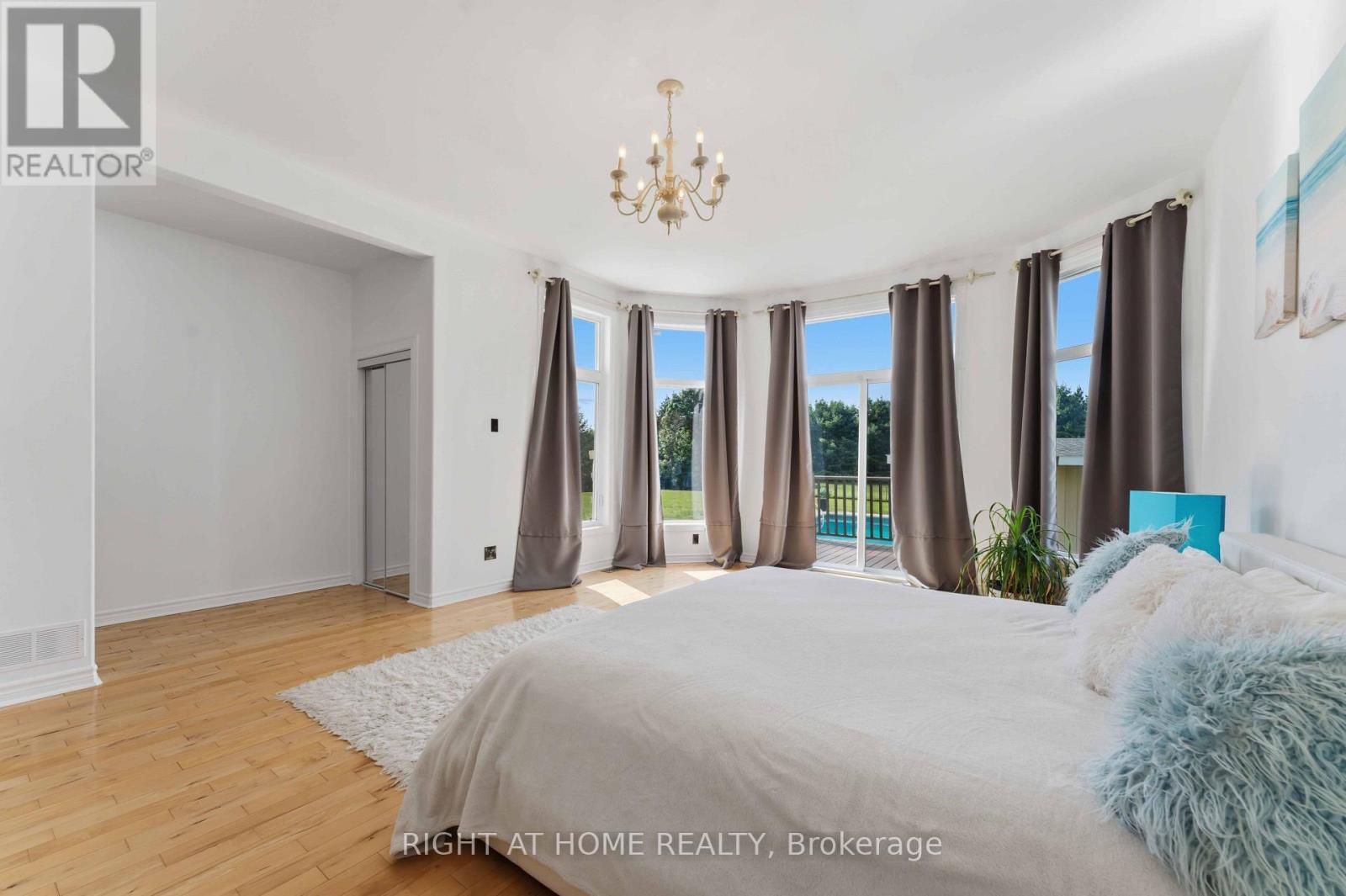 1607 Landel Drive, Ottawa, ON - Indoor Photo Showing Bedroom