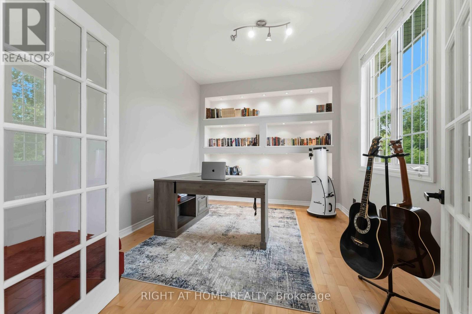 1607 Landel Drive, Ottawa, ON - Indoor