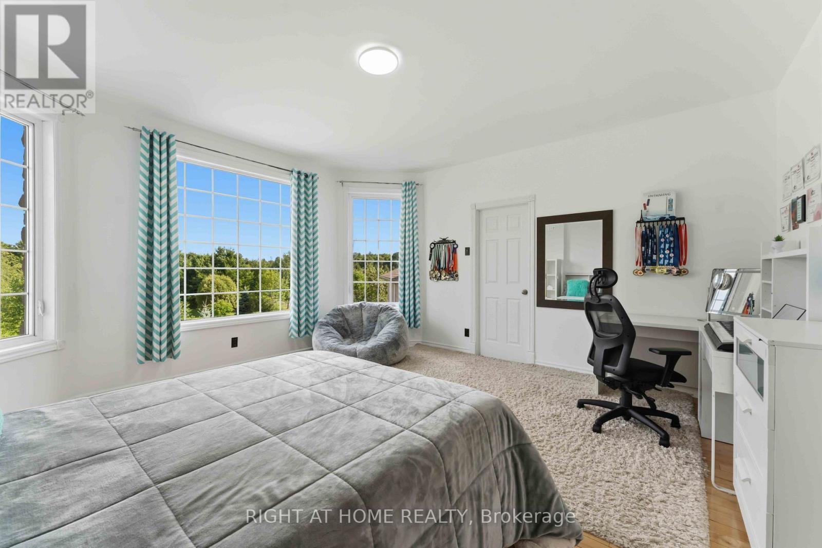 1607 Landel Drive, Ottawa, ON - Indoor Photo Showing Bedroom