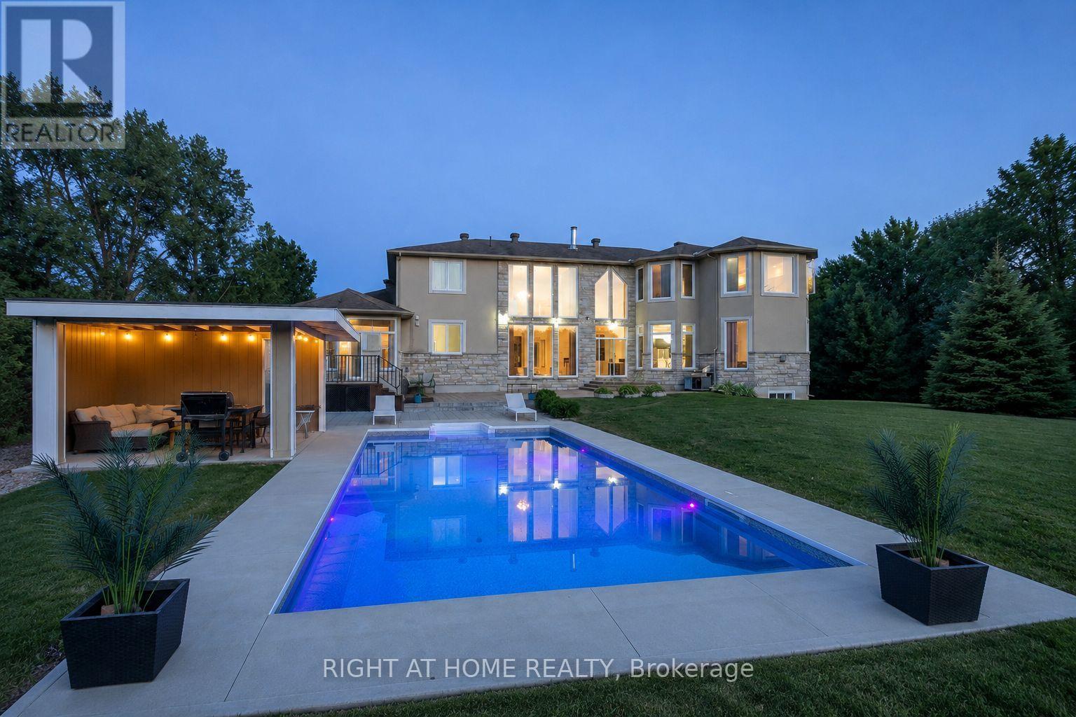 1607 Landel Drive, Ottawa, ON - Outdoor With In Ground Pool