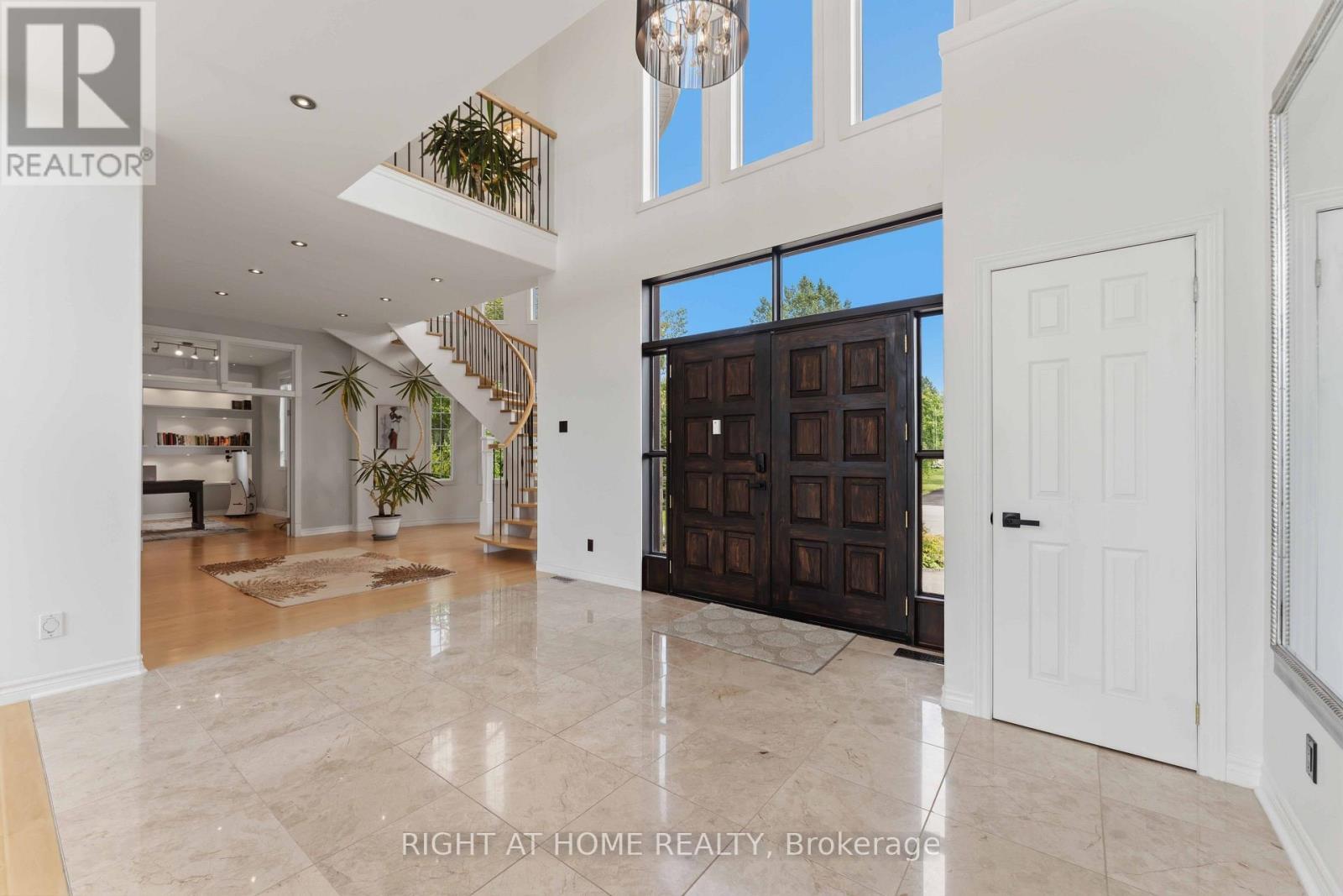 1607 Landel Drive, Ottawa, ON - Indoor Photo Showing Other Room