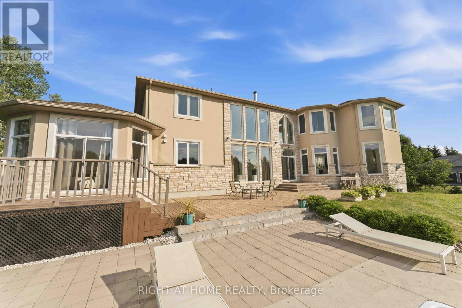 1607 Landel Drive, Ottawa, ON - Outdoor