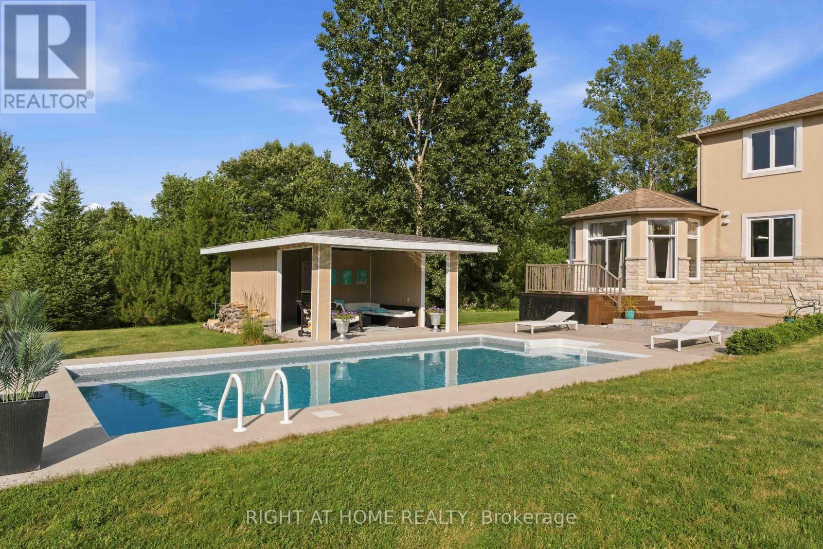 1607 Landel Drive, Ottawa, ON - Outdoor With In Ground Pool