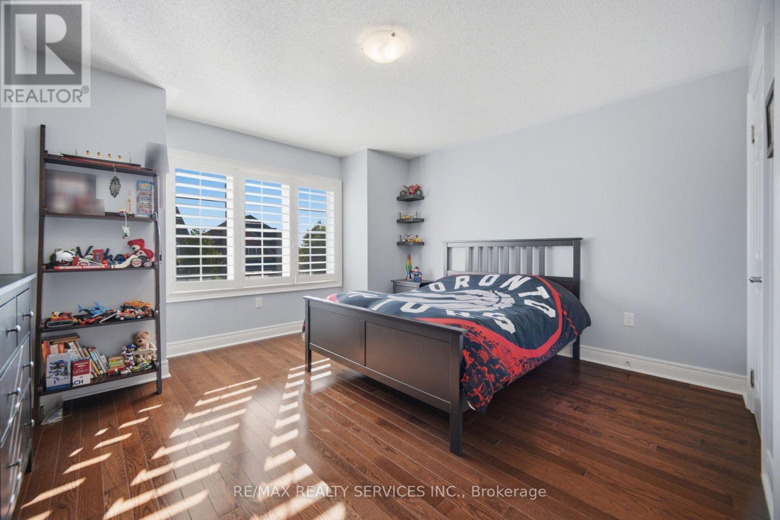 49 Learmont Avenue, Caledon, ON - Indoor Photo Showing Bedroom