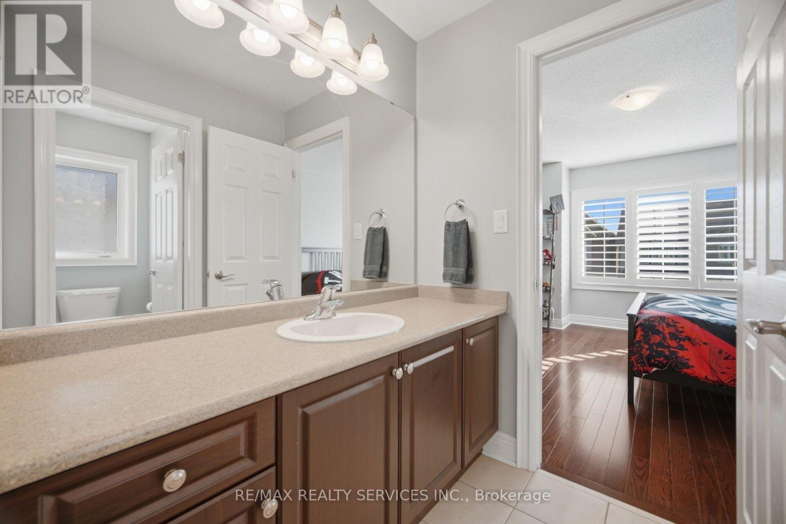 49 Learmont Avenue, Caledon, ON - Indoor Photo Showing Bathroom
