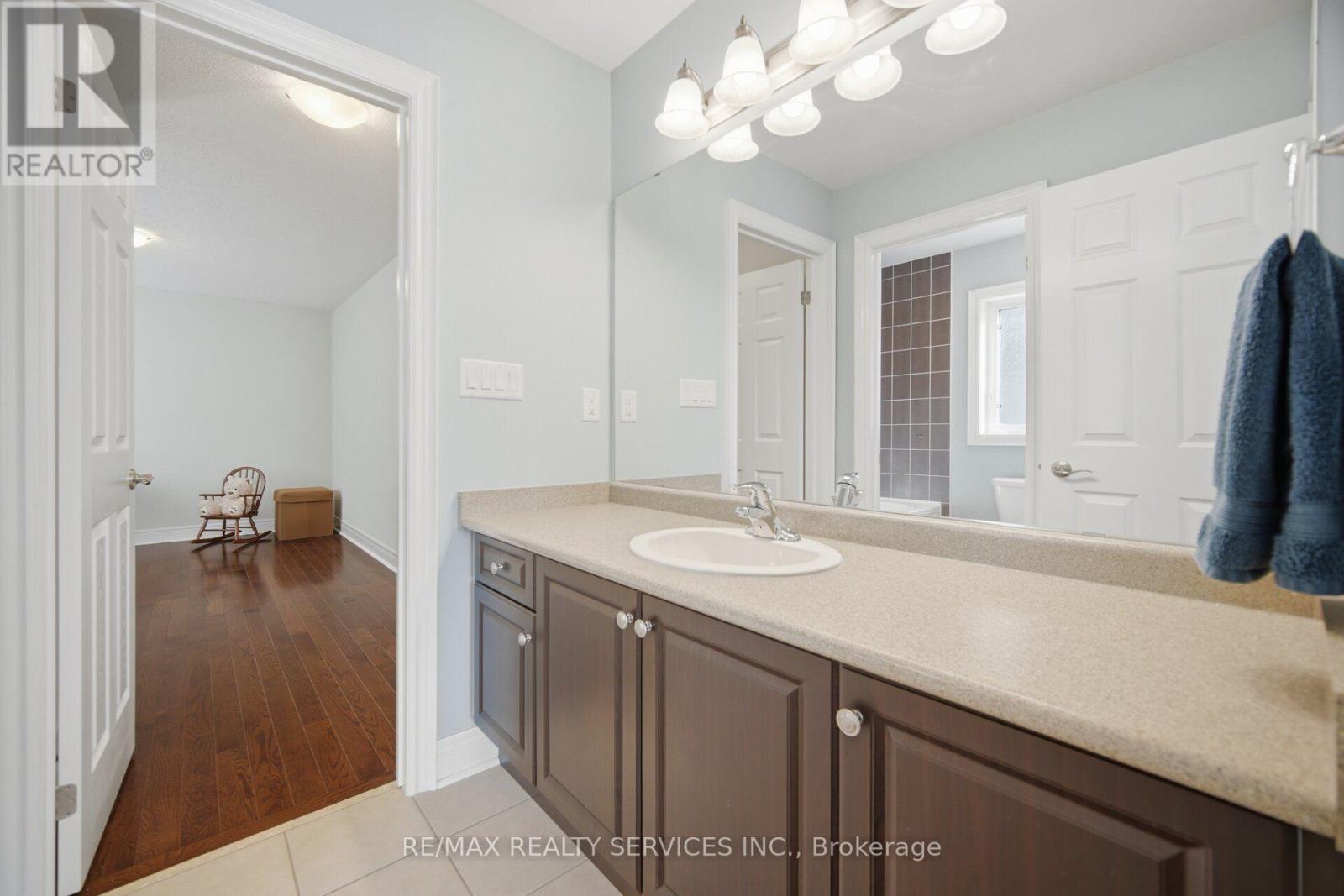49 Learmont Avenue, Caledon, ON - Indoor Photo Showing Bathroom