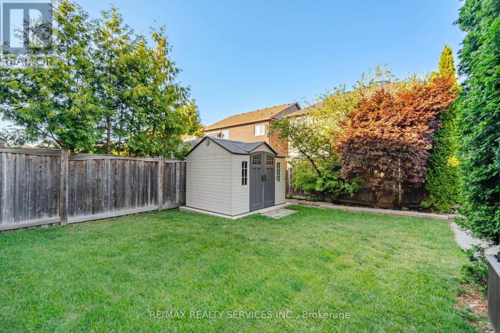 49 Learmont Avenue, Caledon, ON - Outdoor