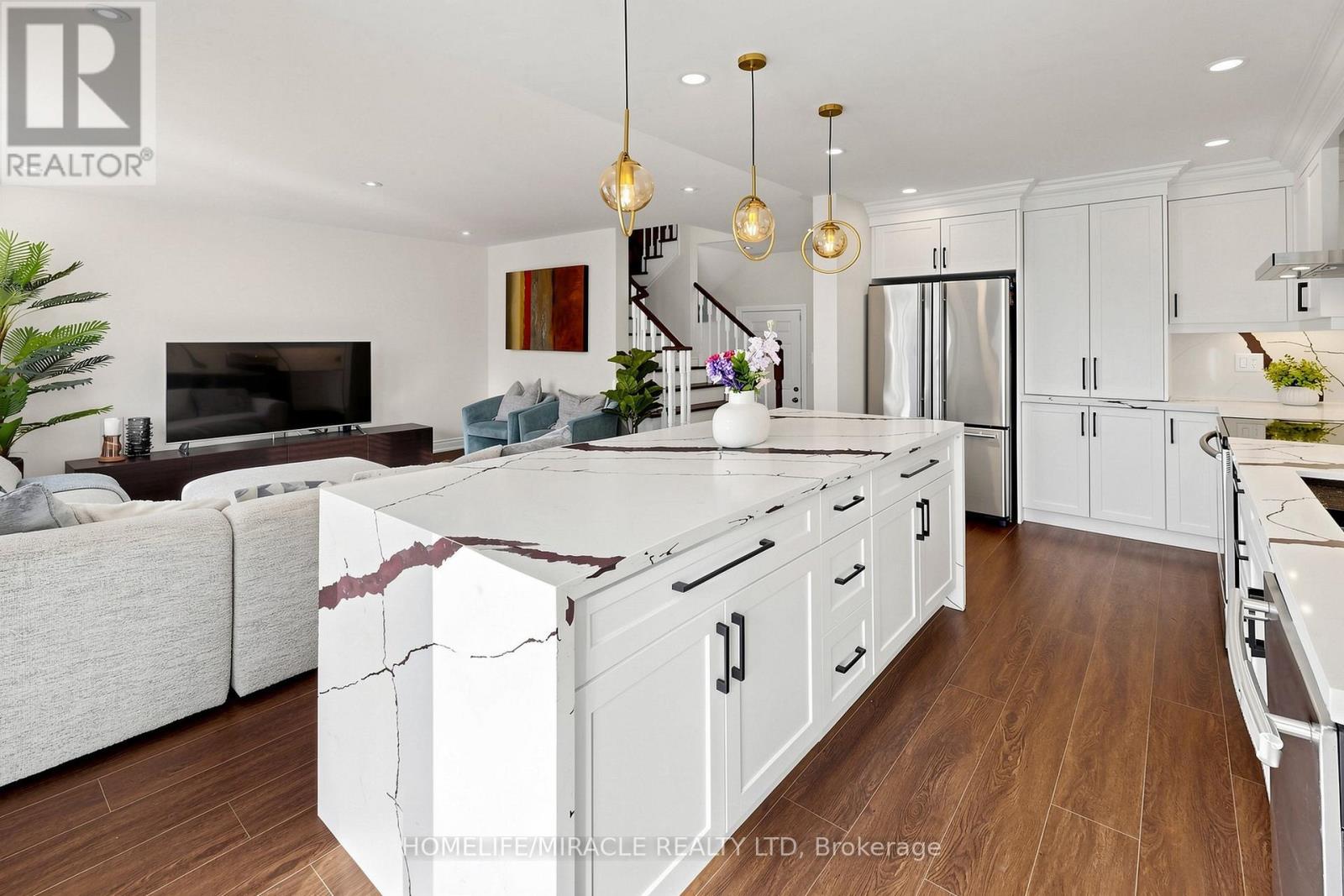 159 Weston Drive, Milton, ON - Indoor Photo Showing Kitchen With Stainless Steel Kitchen With Upgraded Kitchen