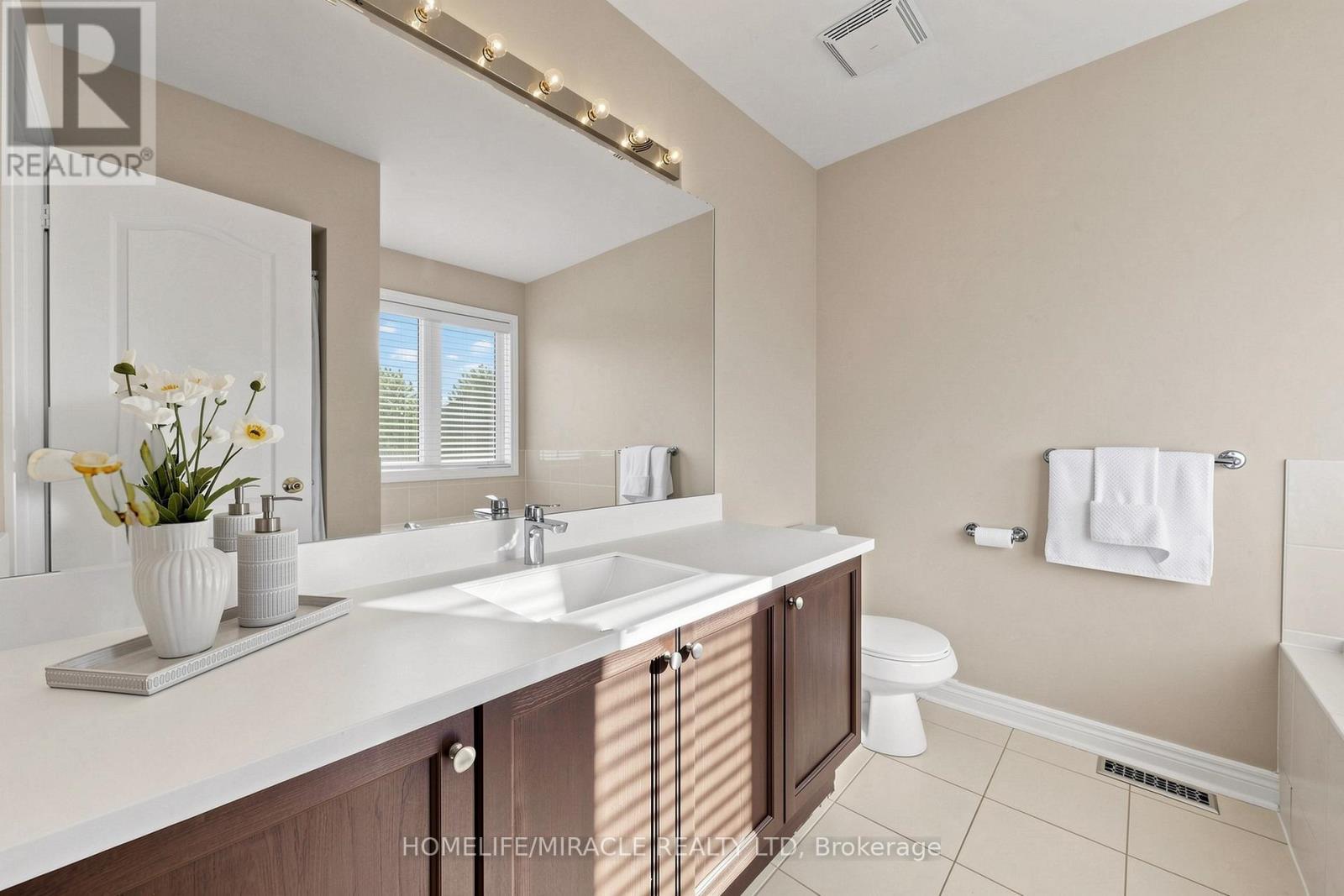 159 Weston Drive, Milton, ON - Indoor Photo Showing Bathroom