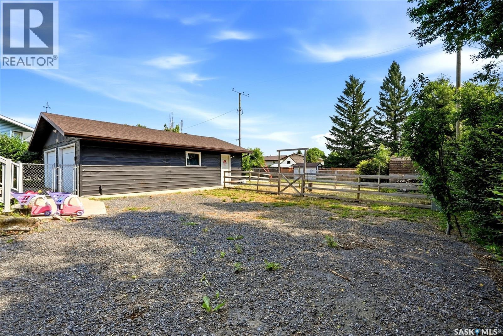365 Second Street, Mclean, SK - Outdoor