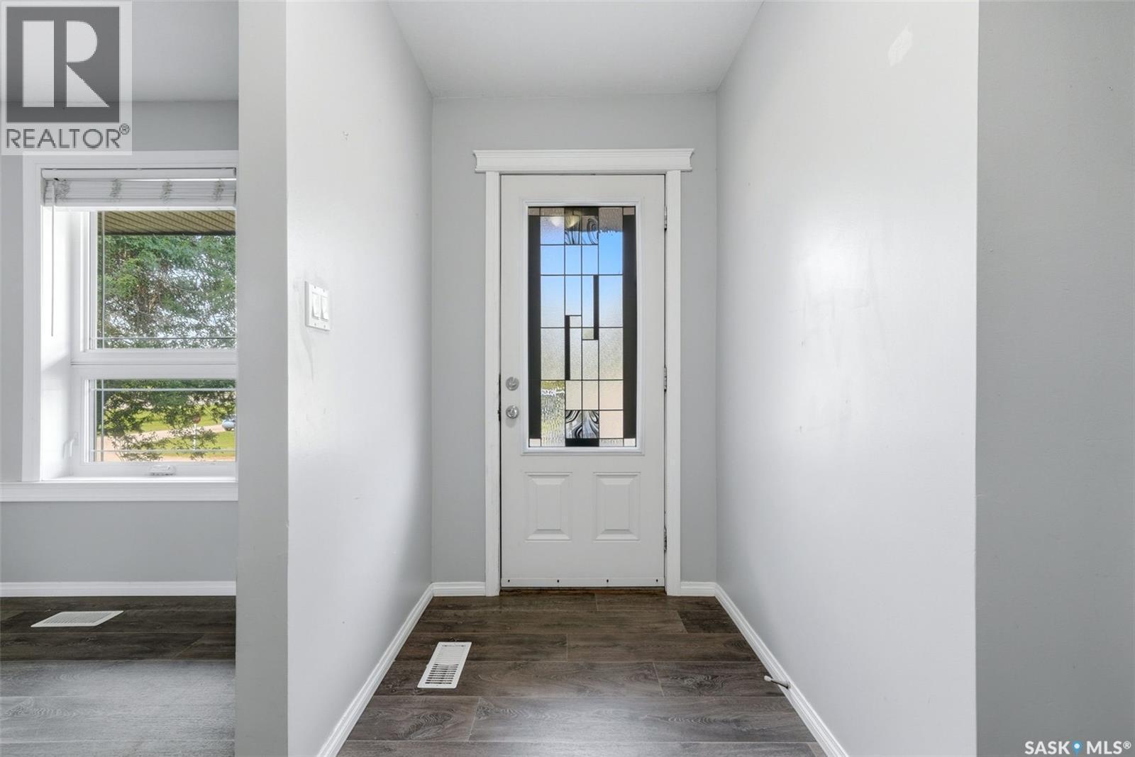 365 Second Street, Mclean, SK - Indoor Photo Showing Other Room
