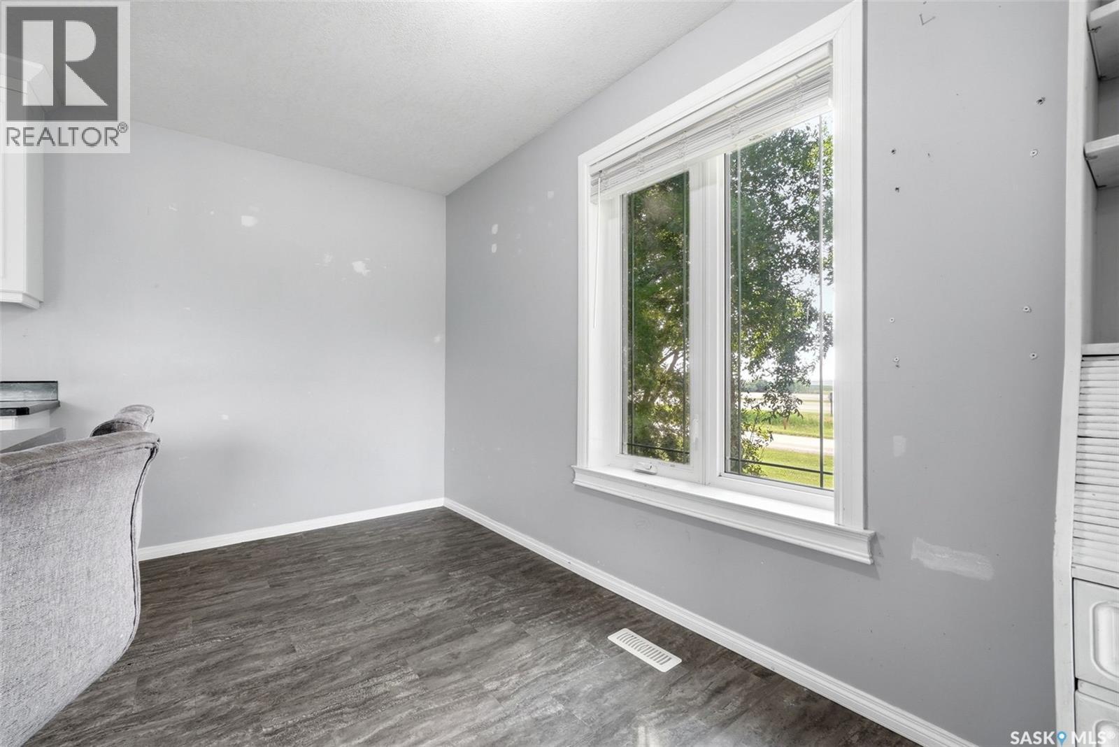 365 Second Street, Mclean, SK - Indoor Photo Showing Other Room