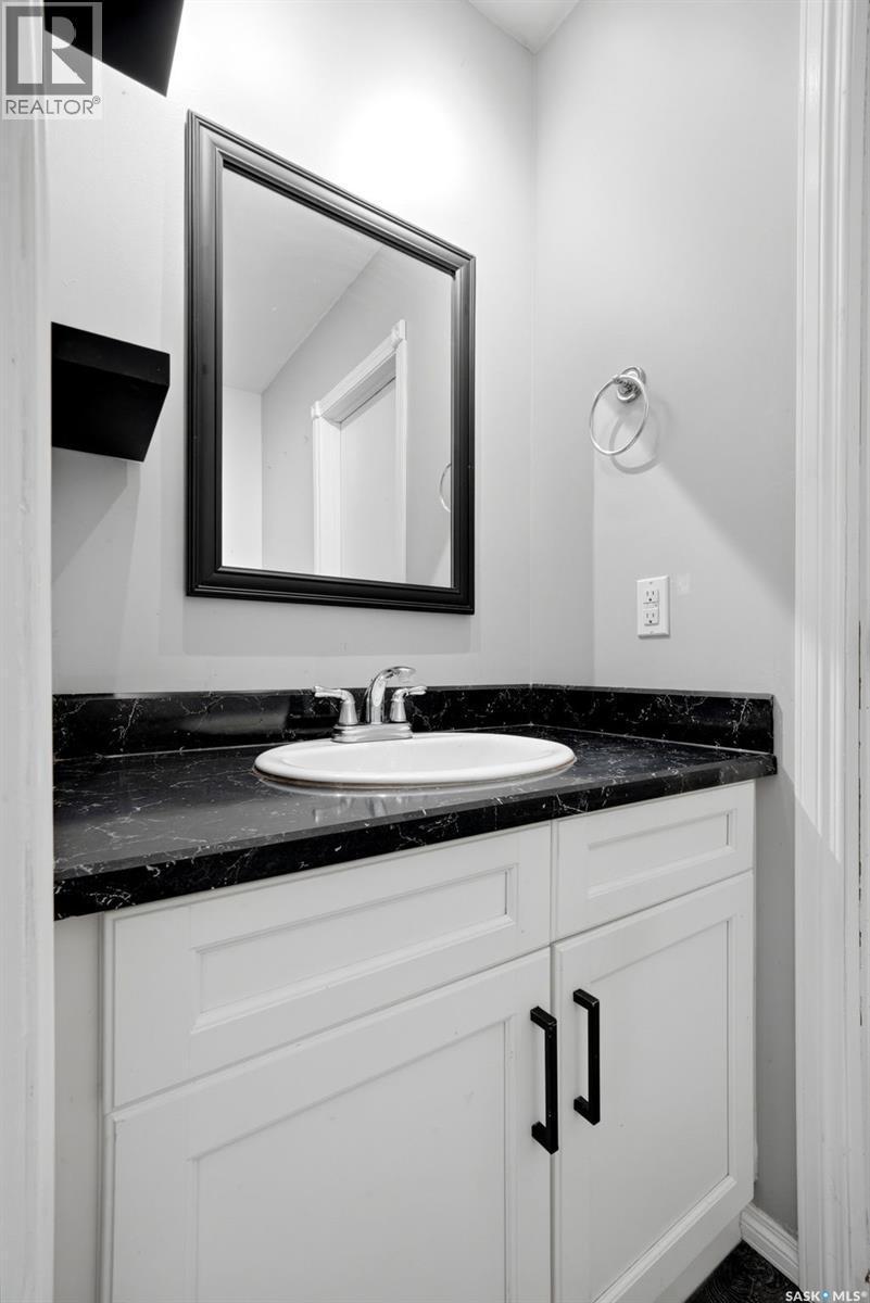 365 Second Street, Mclean, SK - Indoor Photo Showing Bathroom