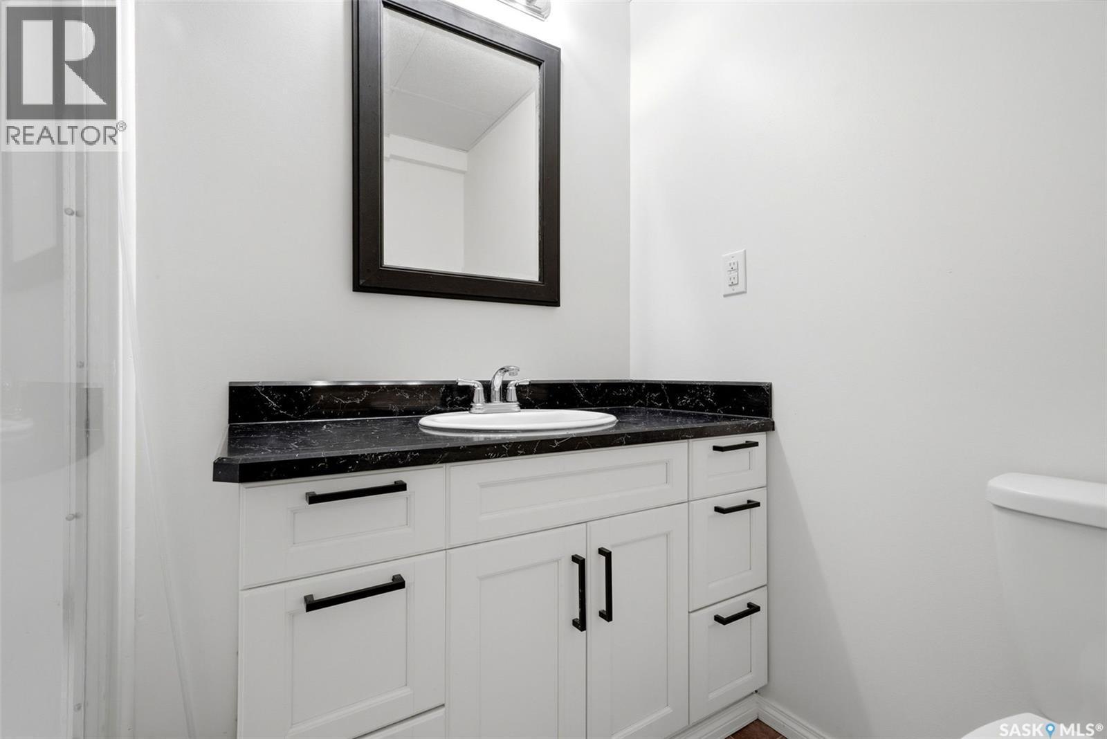 365 Second Street, Mclean, SK - Indoor Photo Showing Bathroom