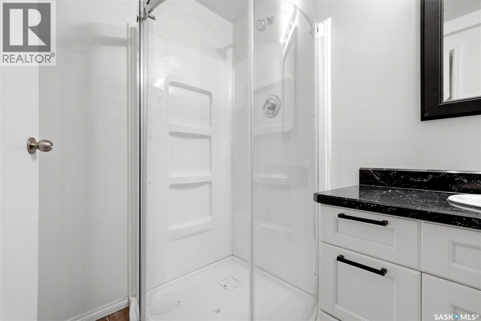 365 Second Street, Mclean, SK - Indoor Photo Showing Bathroom