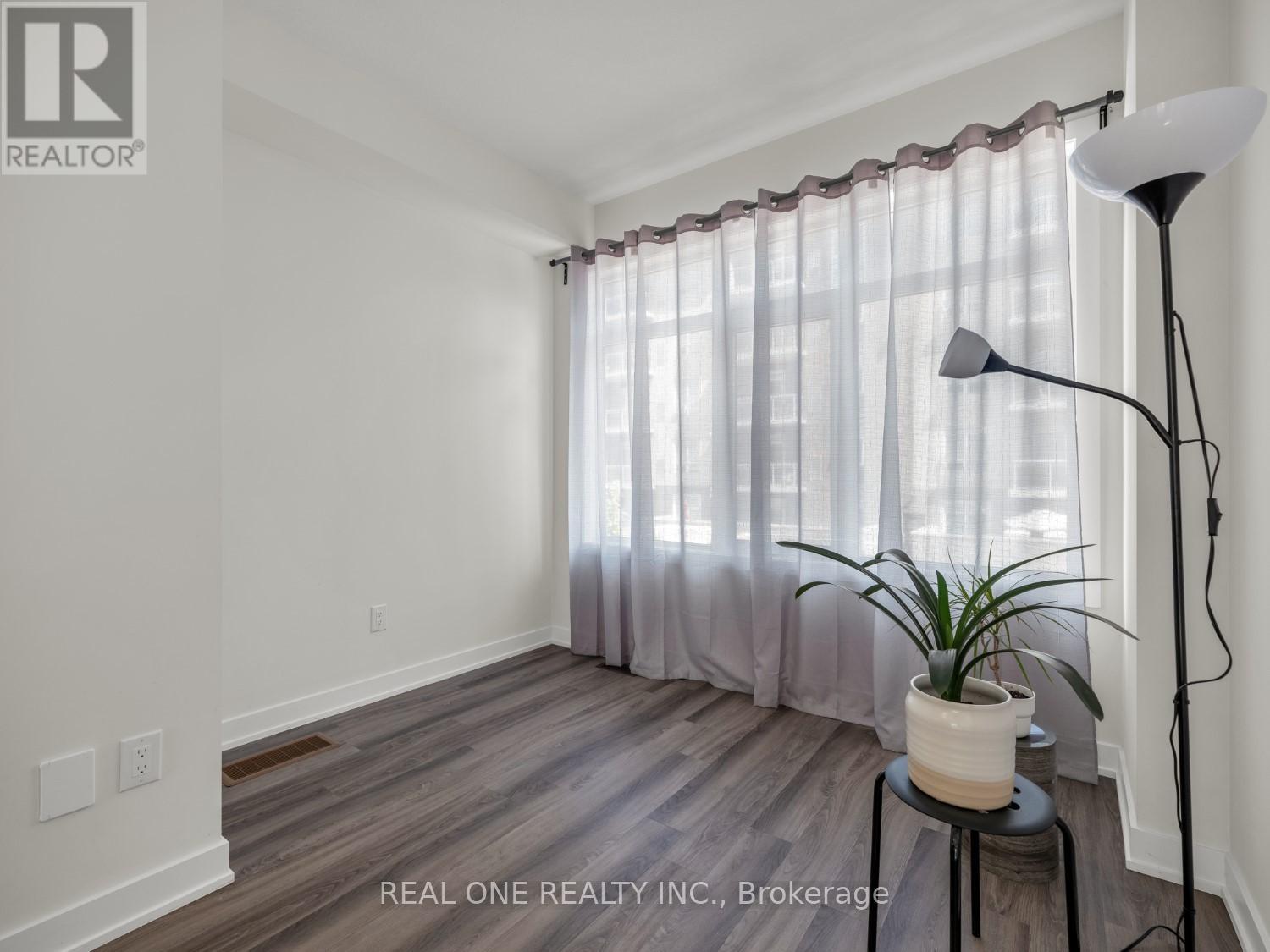 1 Markle Crescent, Hamilton, ON - Indoor Photo Showing Other Room