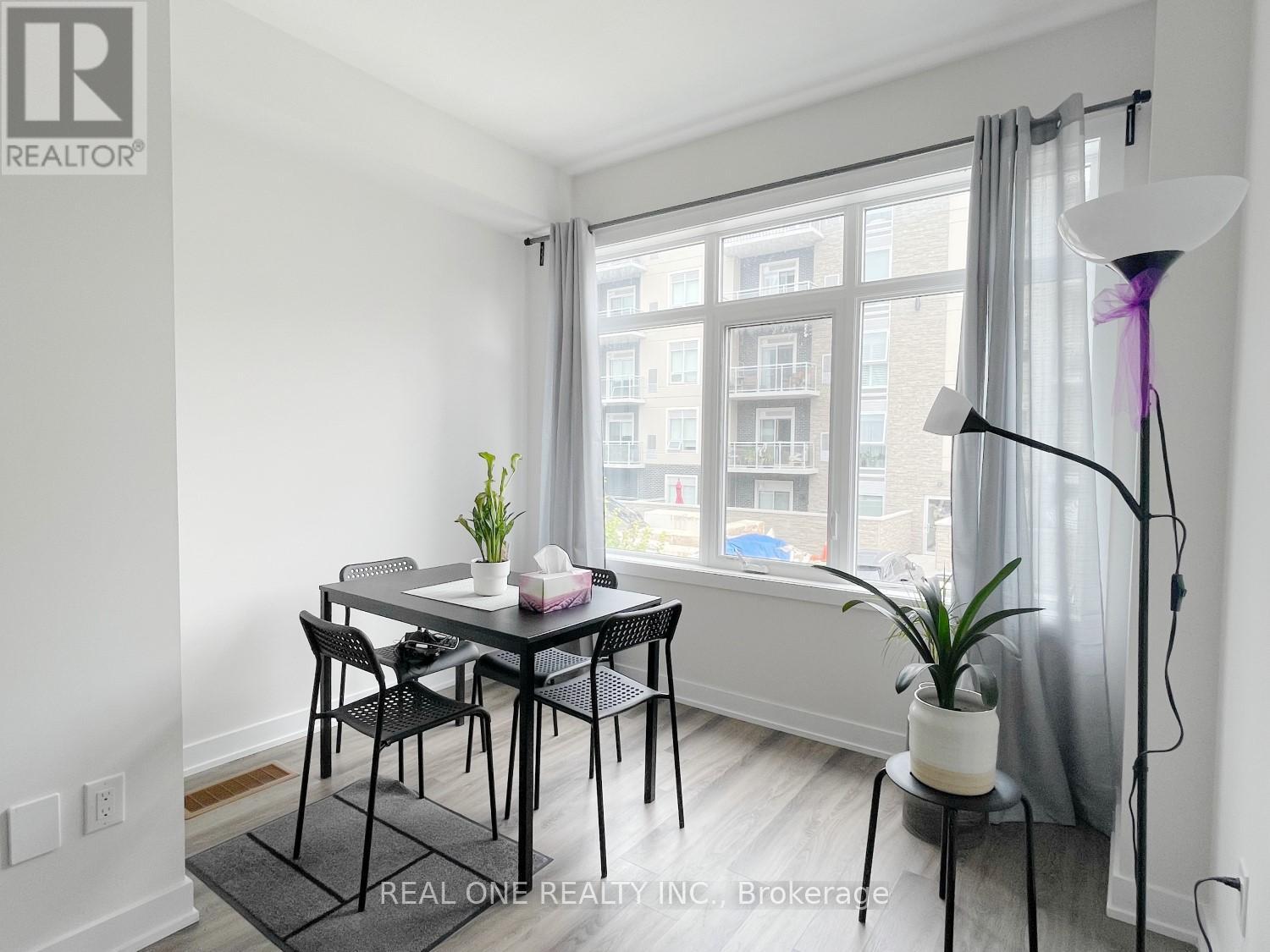 1 Markle Crescent, Hamilton, ON - Indoor Photo Showing Dining Room