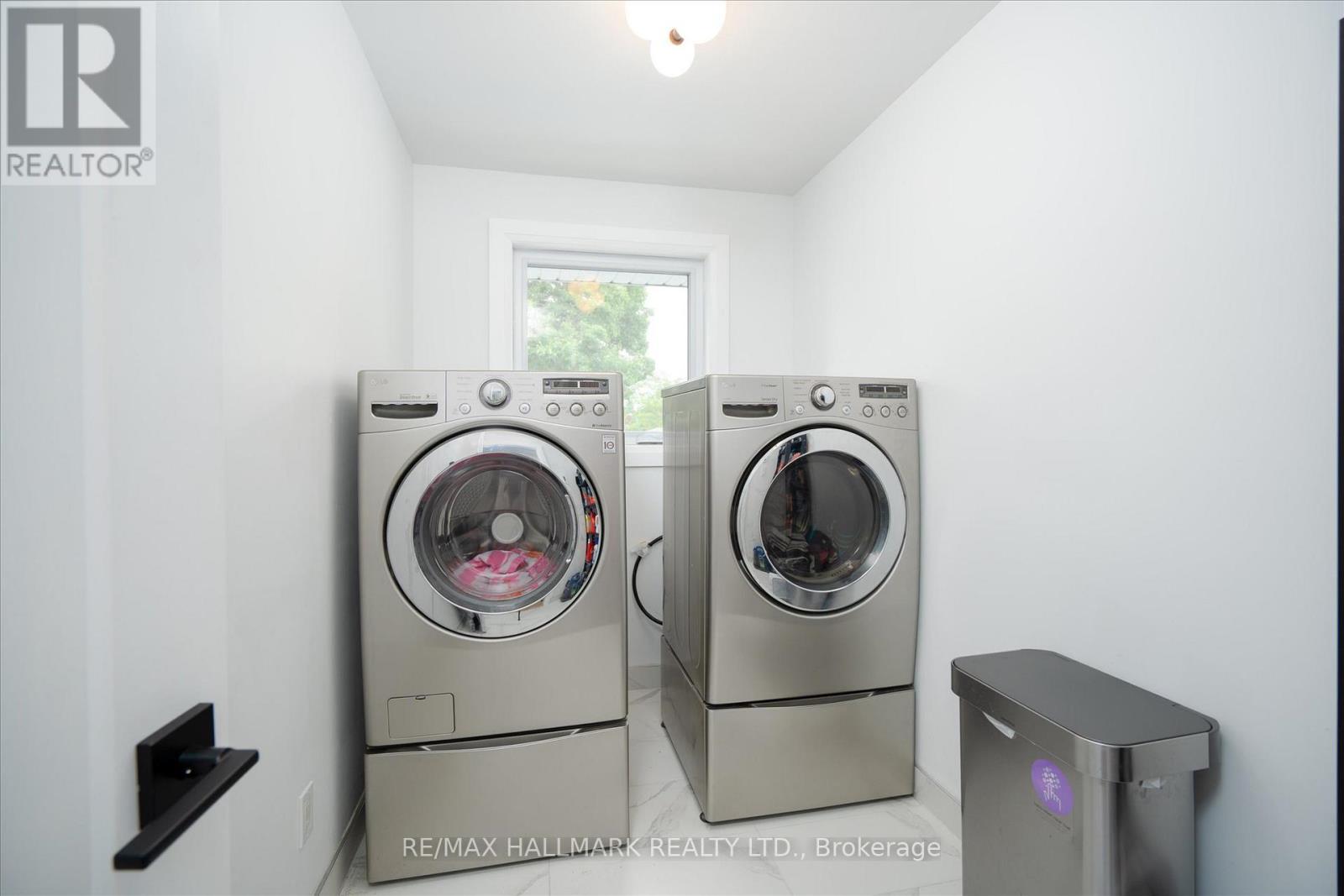 119 Charlotte Place, Kitchener, ON - Indoor Photo Showing Laundry Room