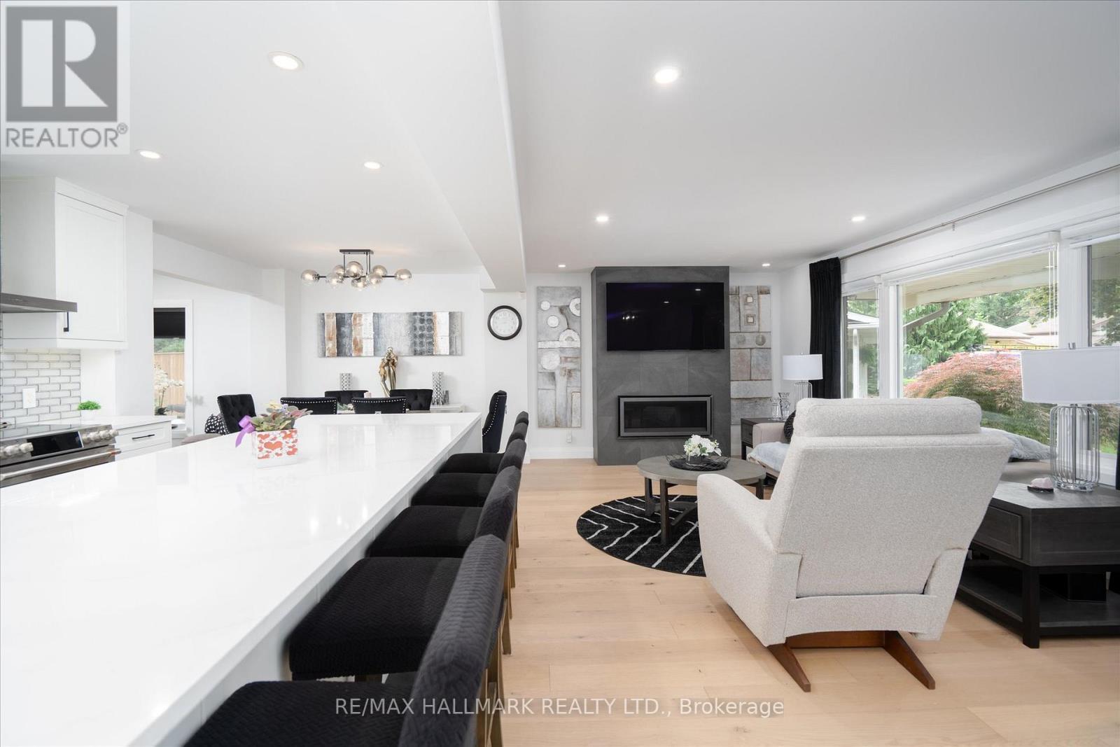 119 Charlotte Place, Kitchener, ON - Indoor With Fireplace