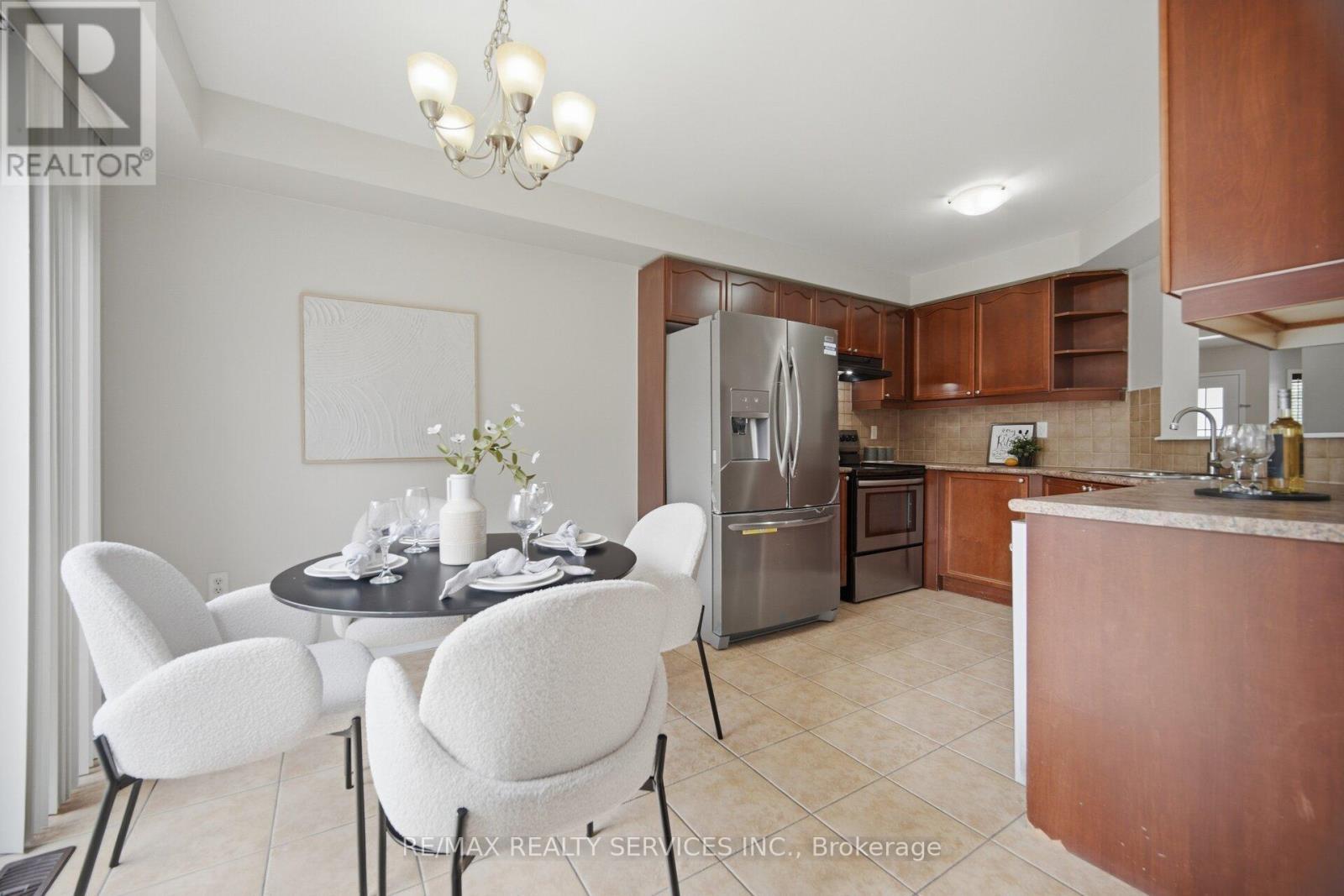 9 Ollie Avenue, Brampton, ON - Indoor