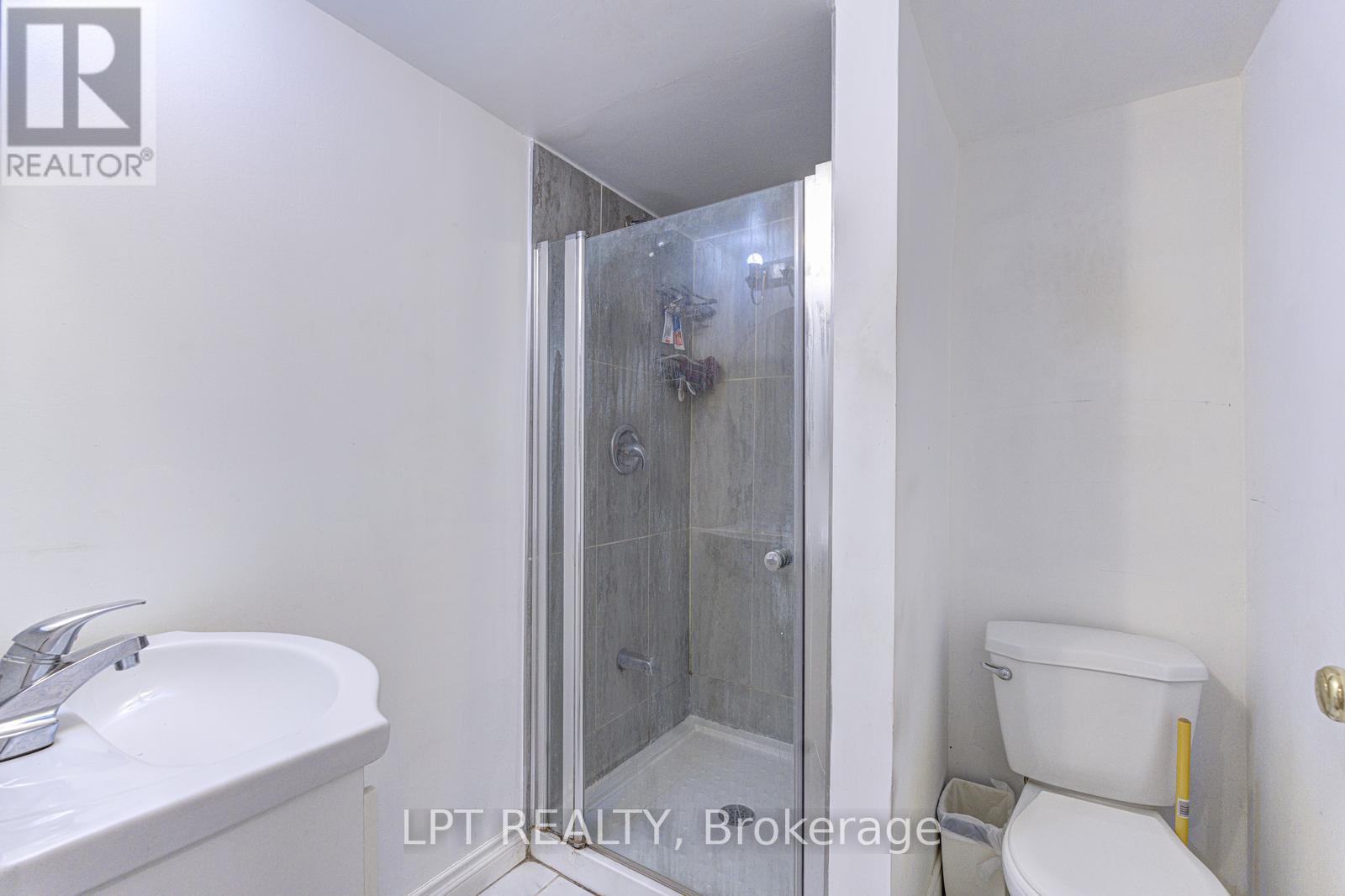 30 Dawson Road, Orangeville, ON - Indoor Photo Showing Bathroom