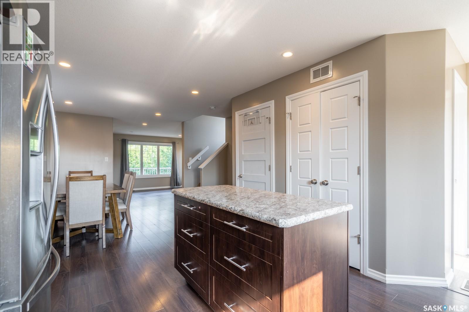 4648 James Hill Road, Regina, SK - Indoor Photo Showing Kitchen