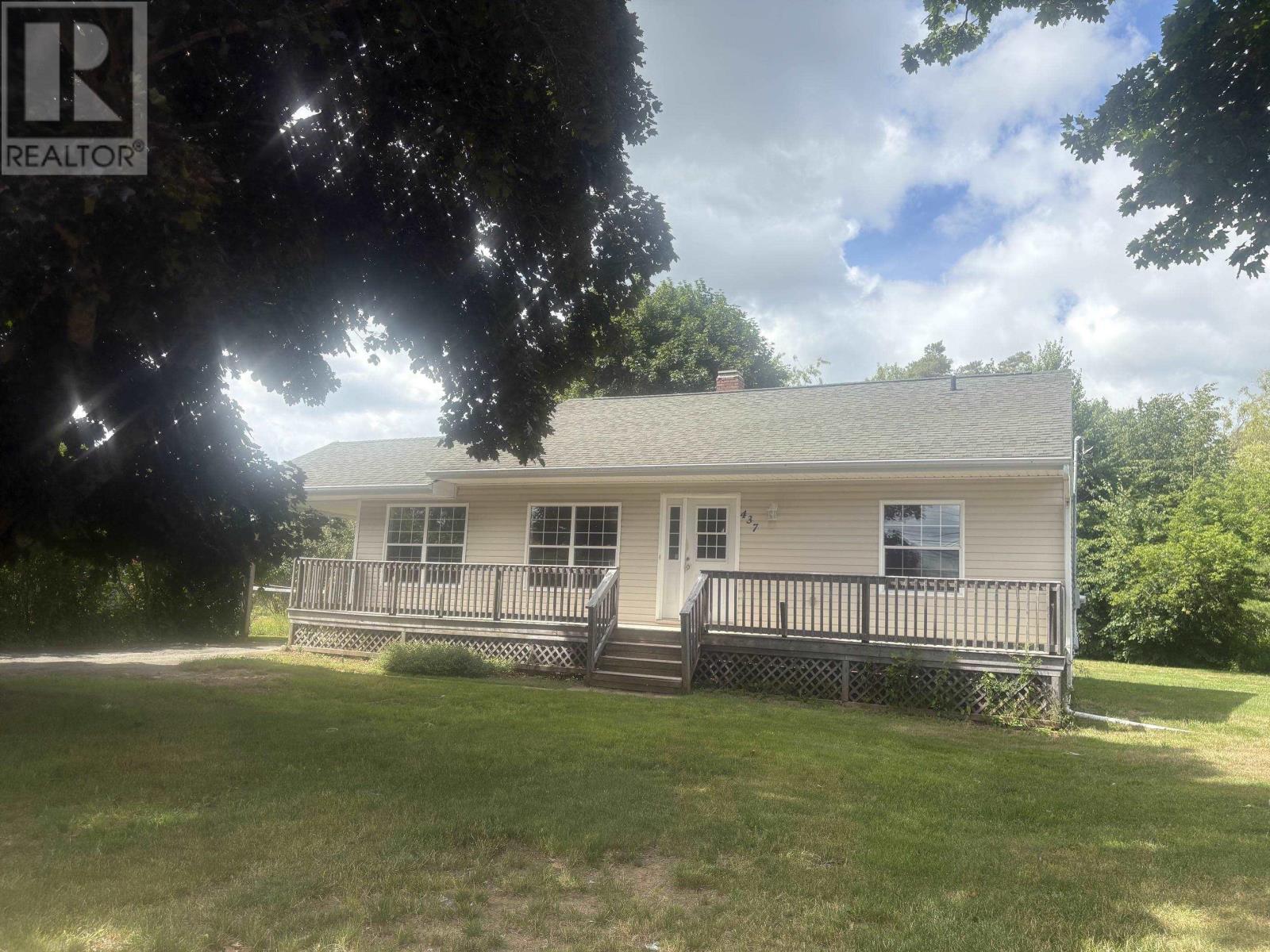 437 Main Street, Middleton, NS - Outdoor With Deck Patio Veranda