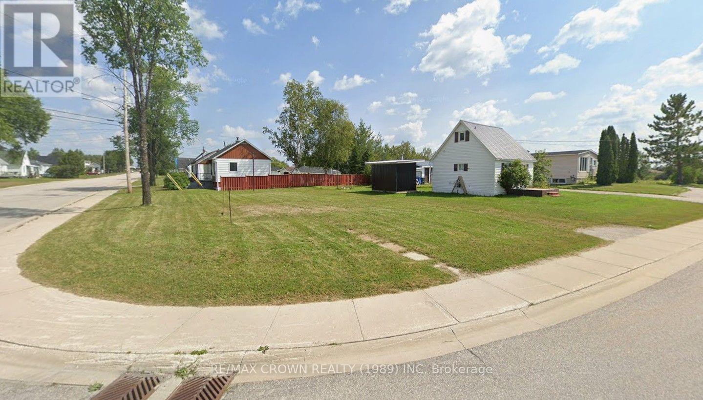 71 Hollywood Avenue, Smooth Rock Falls (Srf), ON