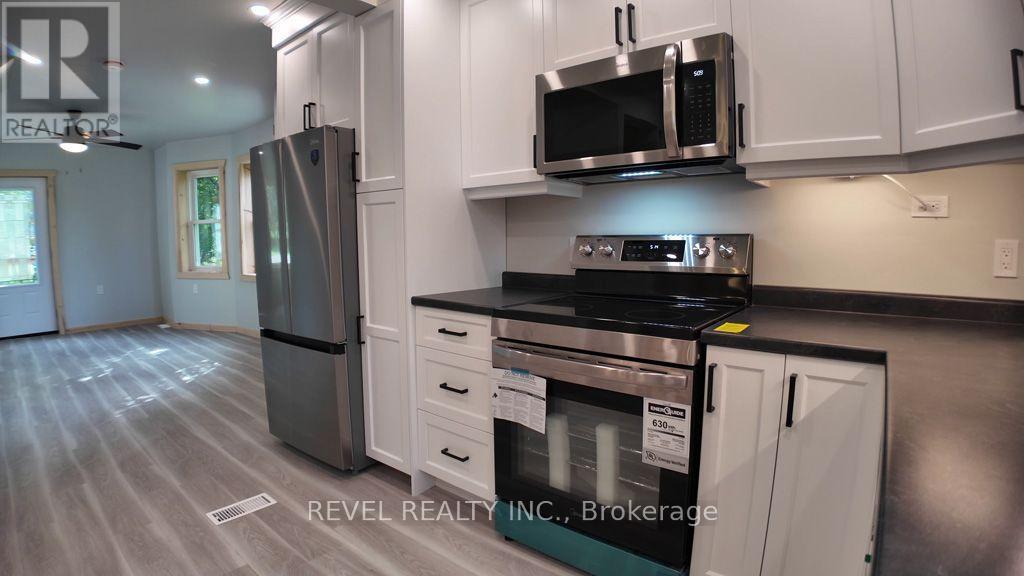 434 Park Lane, Black River-Matheson (Matheson), ON - Indoor Photo Showing Kitchen