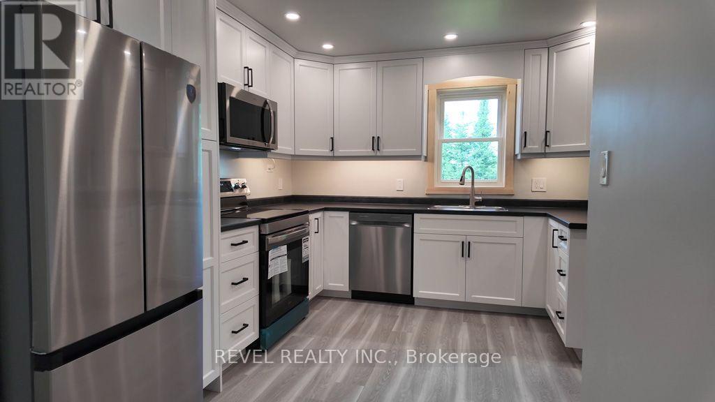 434 Park Lane, Black River-Matheson (Matheson), ON - Indoor Photo Showing Kitchen With Upgraded Kitchen