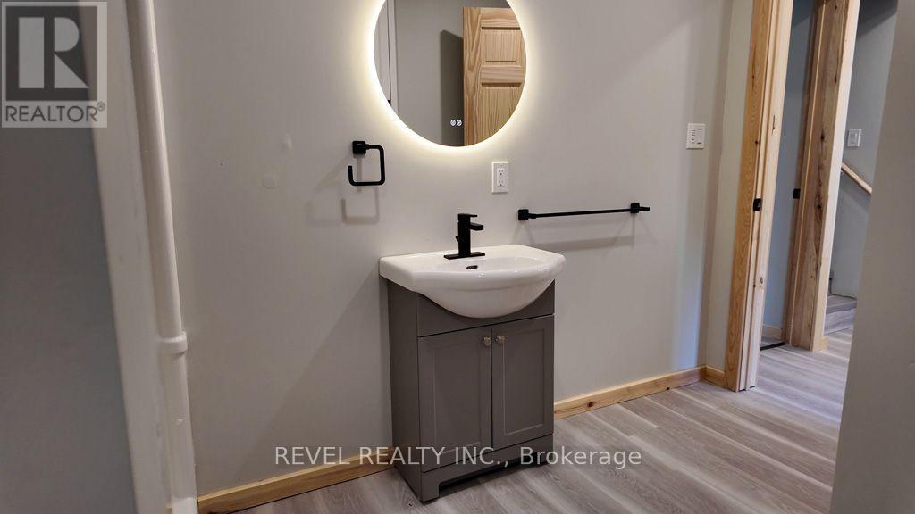 434 Park Lane, Black River-Matheson (Matheson), ON - Indoor Photo Showing Bathroom