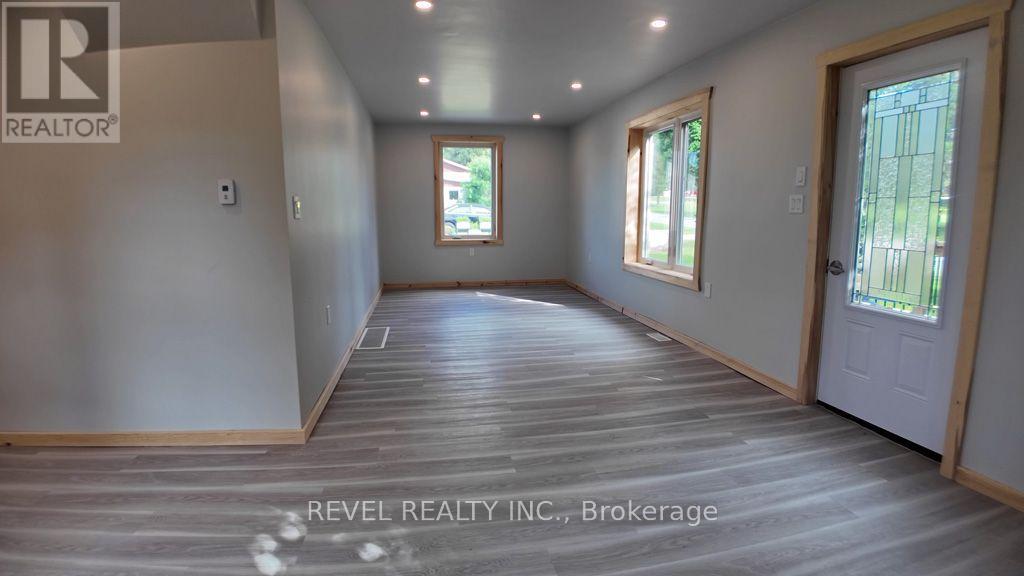 434 Park Lane, Black River-Matheson (Matheson), ON - Indoor Photo Showing Other Room