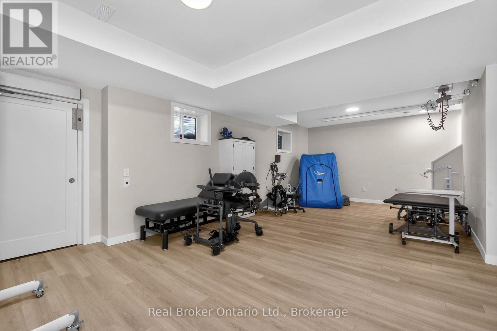 597 Lafontaine Road W, Tiny, ON - Indoor Photo Showing Other Room