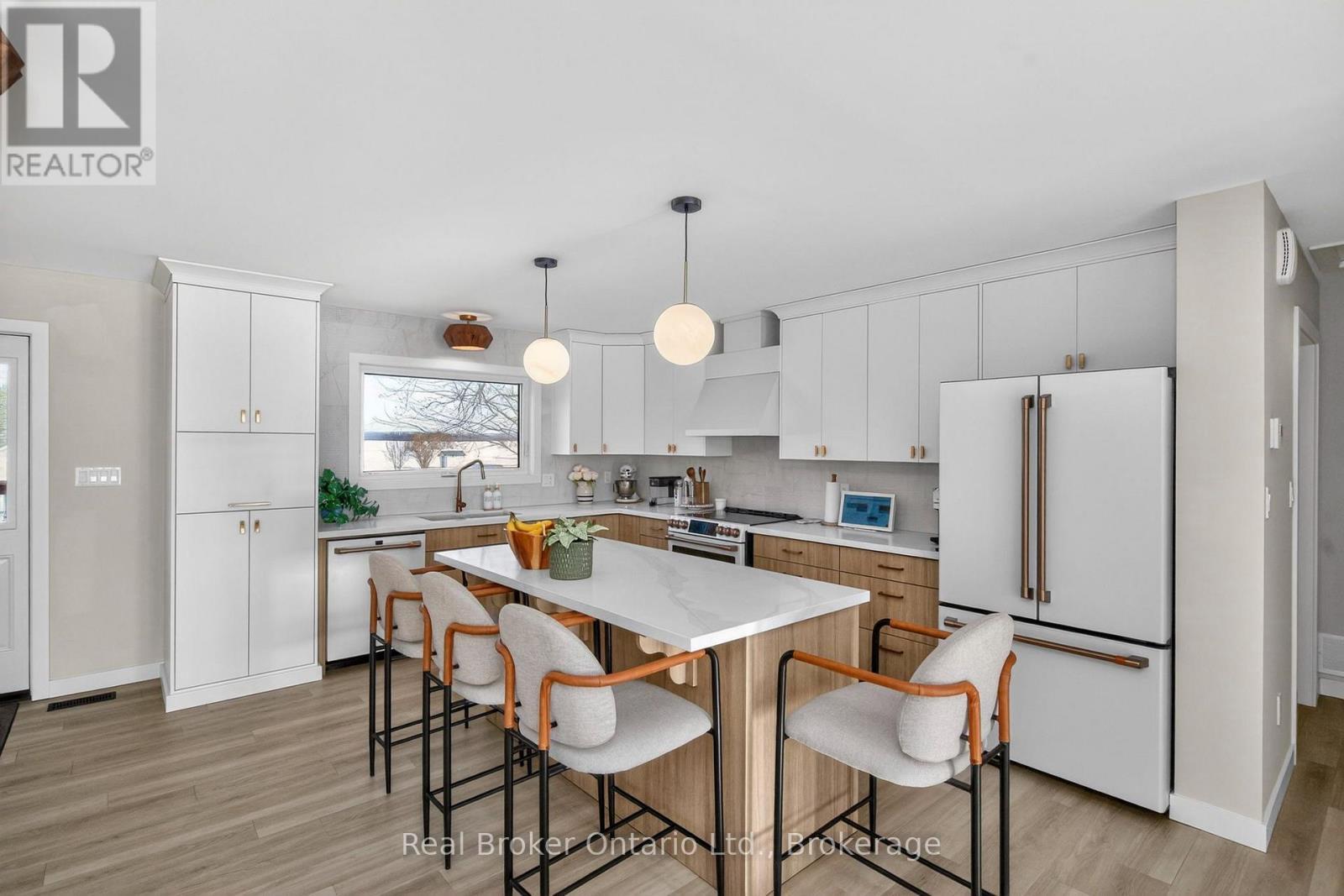 Bungalow Kitchen - 597 Lafontaine Road W, Tiny, ON - Indoor