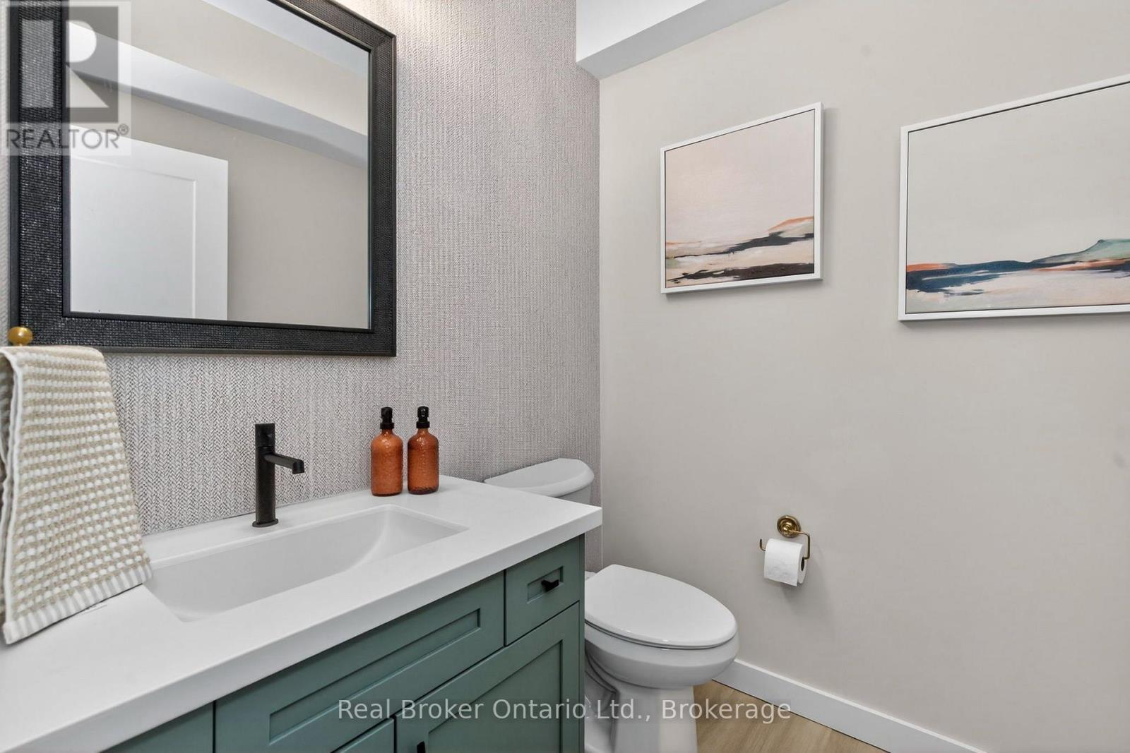 597 Lafontaine Road W, Tiny, ON - Indoor Photo Showing Bathroom