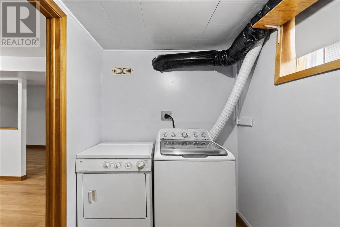 3066 River Road, Val Caron, ON - Indoor Photo Showing Laundry Room
