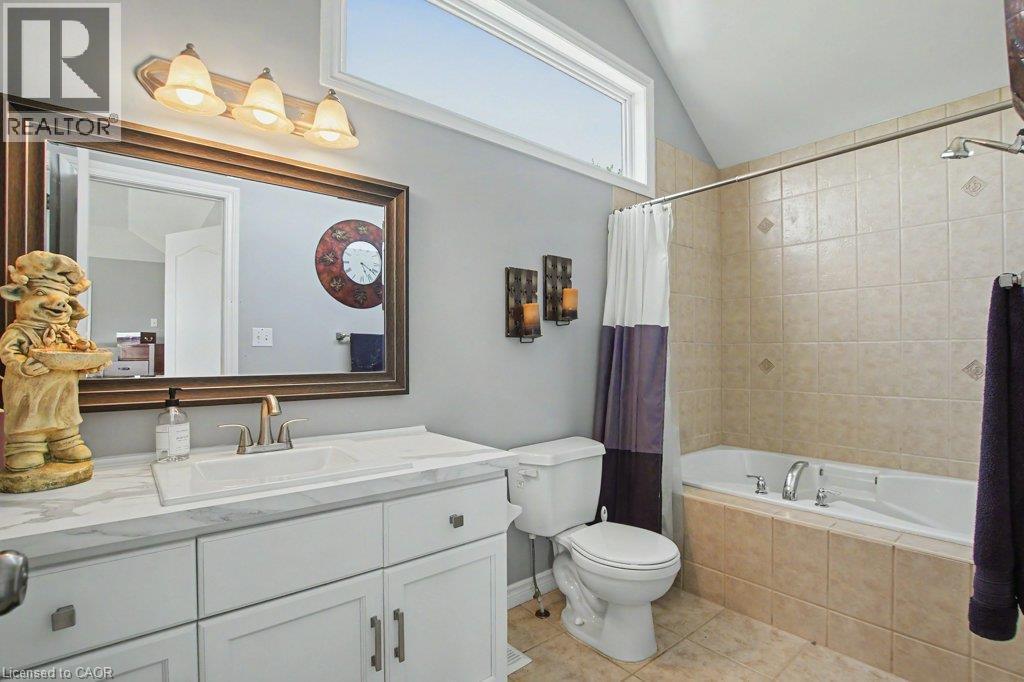 767 Lucerne Avenue, Waterloo, ON - Indoor Photo Showing Bathroom