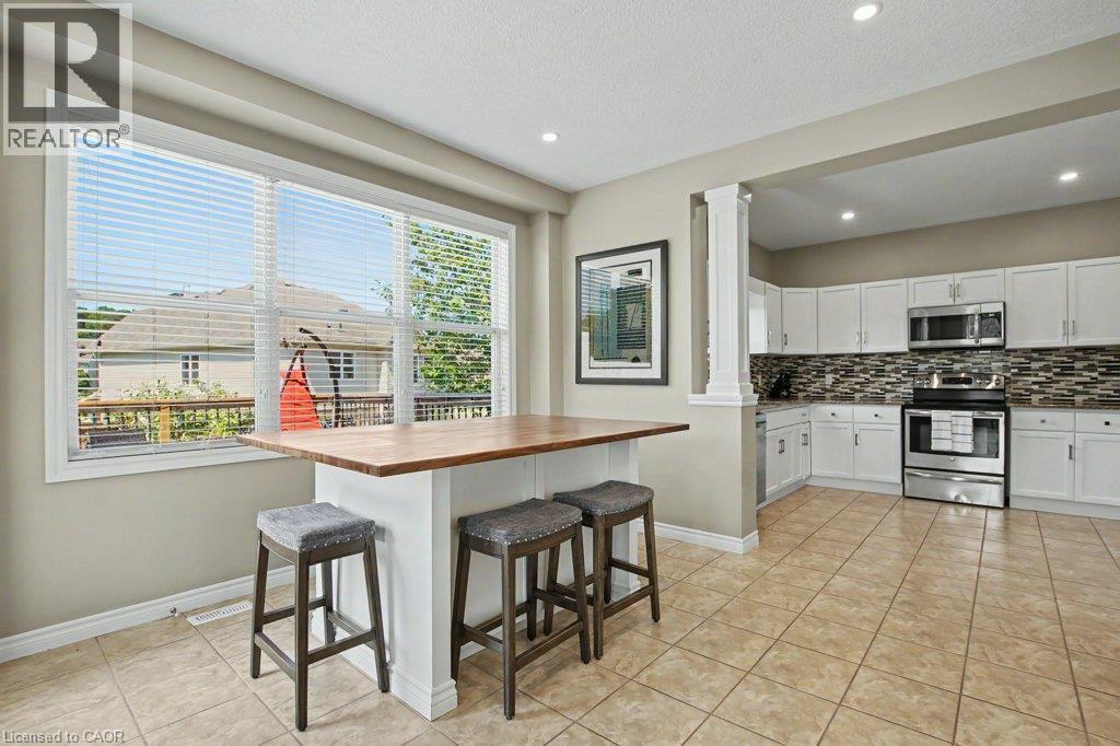 767 Lucerne Avenue, Waterloo, ON - Indoor Photo Showing Kitchen With Upgraded Kitchen