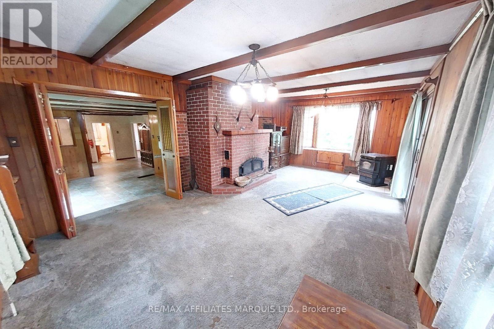 6254 94Th Ave-Danaher Avenue, South Glengarry, ON - Indoor Photo Showing Other Room With Fireplace