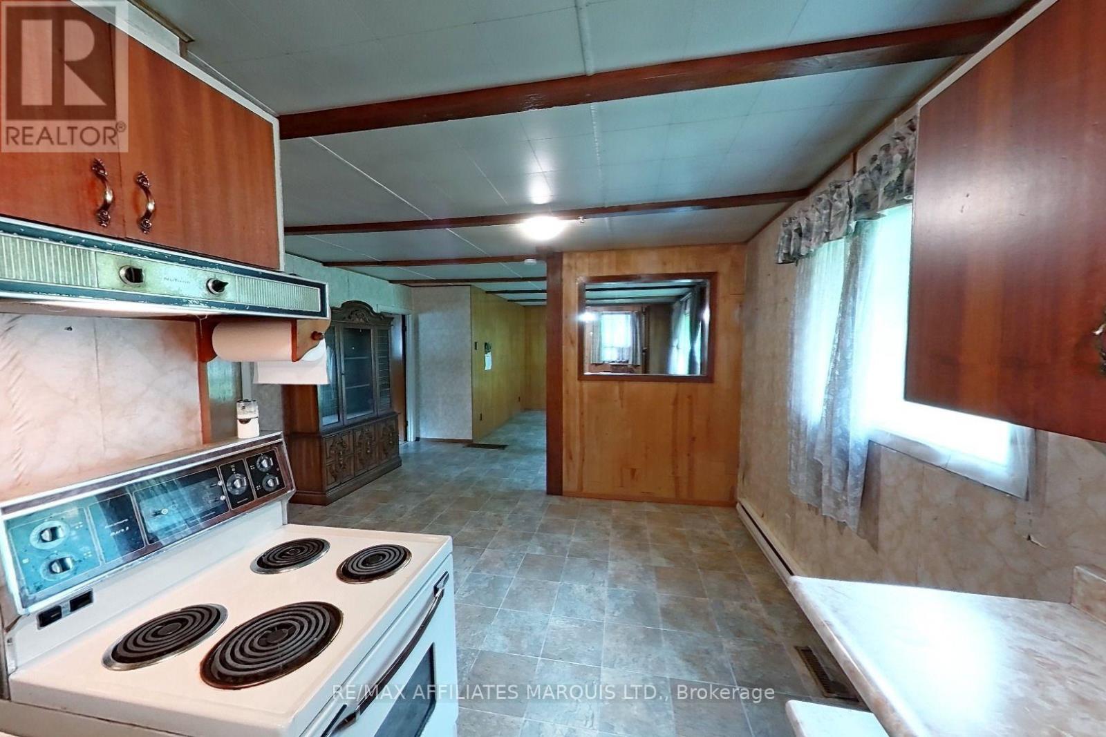 6254 94Th Ave-Danaher Avenue, South Glengarry, ON - Indoor Photo Showing Kitchen
