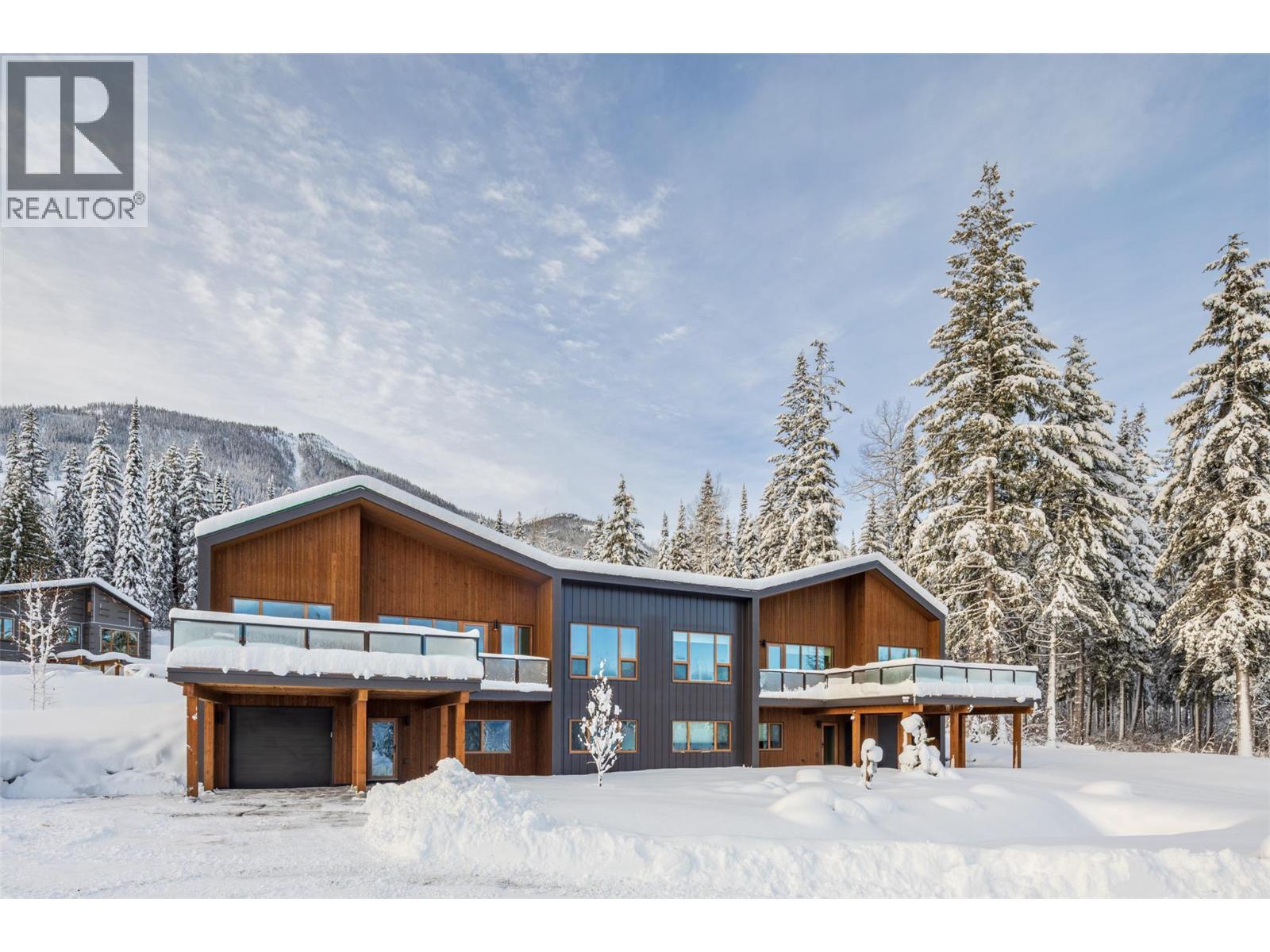 1654 Howse Pass, Golden, BC - Outdoor With Facade
