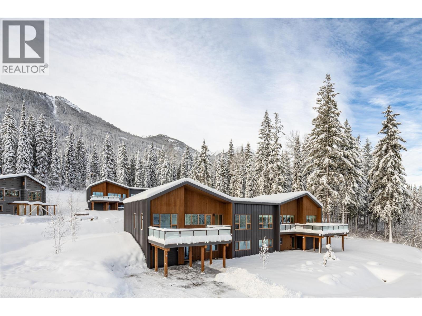 1654 Howse Pass, Golden, BC - Outdoor With Facade