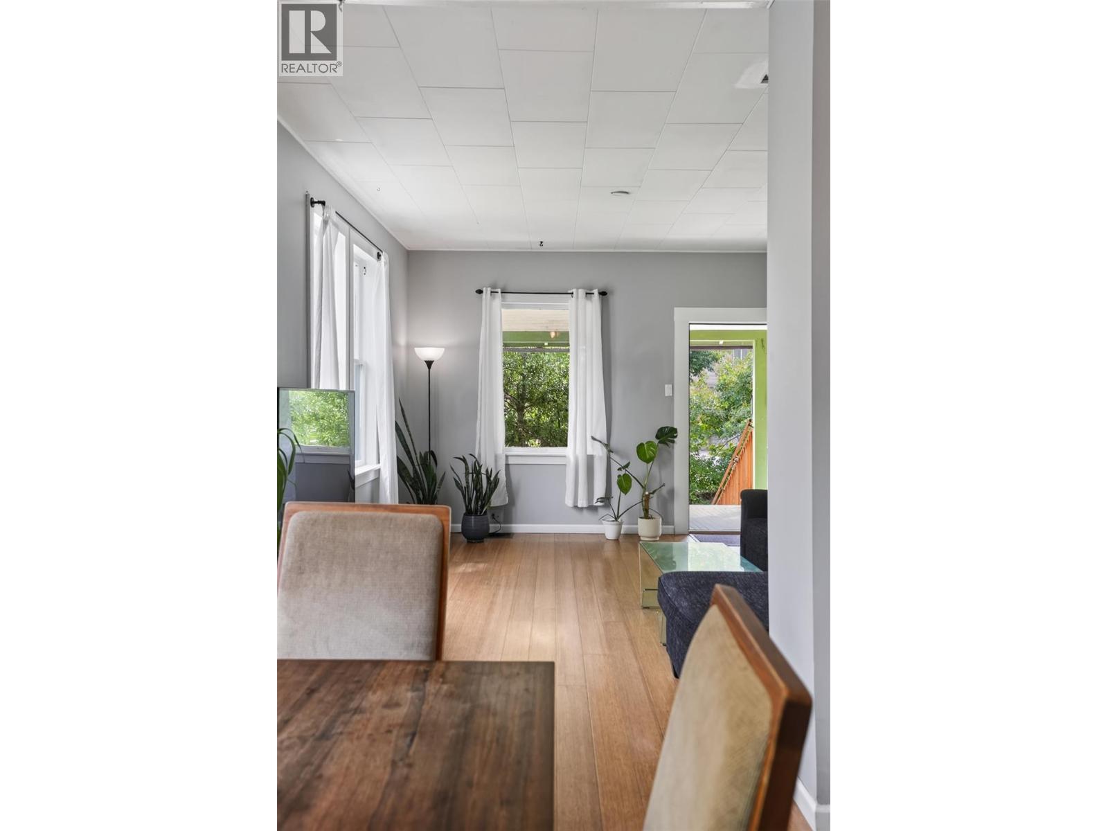 703 Pine Street, Nelson, BC - Indoor